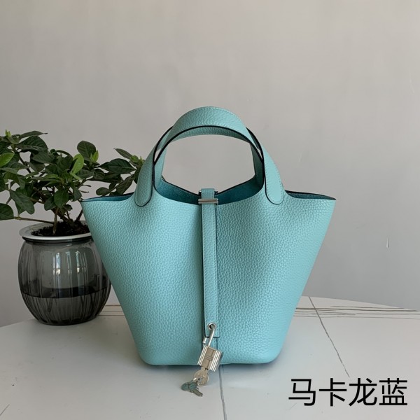 「#4352」 Hermès Macaron Blue Silver Buckle Picotin Lock 18cm 「#4352」 Hermès Macaron Blue Silver Buckle Picotin Lock 18cm