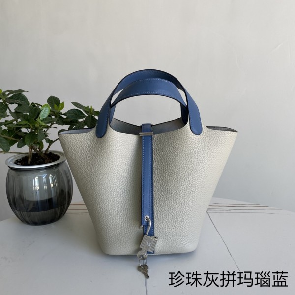 「#4359」 Hermès Pearl Grey and Agate Blue Silver Buckle Picotin Lock 18cm 「#4359」 Hermès Pearl Grey and Agate Blue Silver Buckle Picotin Lock 18cm