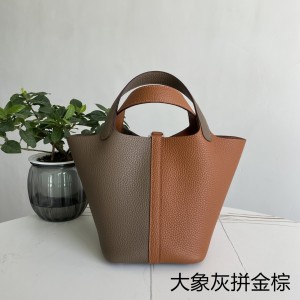 「#4360」 Hermès Elephant Grey with Golden Brown Silver Buckle Picotin Lock 18cm