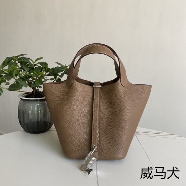 「#4373」 Hermes Weimaraner Silver Buckle Picotin Lock 18cm 「#4373」 Hermes Weimaraner Silver Buckle Picotin Lock 18cm