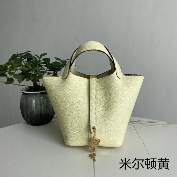 「#4379」Hermes Milton Gold Buckle Picotin Lock 18cm