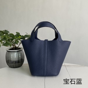 「#4412」 Hermès Sapphire Blue Silver Buckle Picotin Lock 18cm