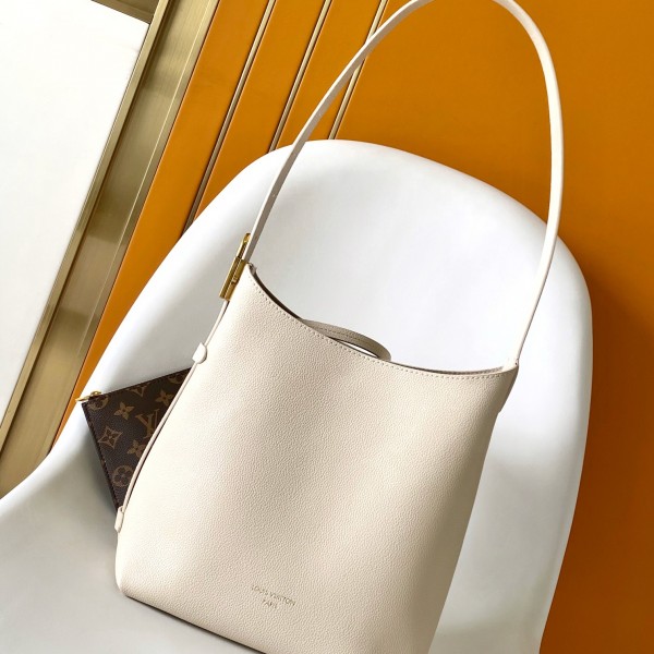 「#0188」Louis Vuitton Low Key Hobo  M25353  24.0 x 28.0 x 16.0