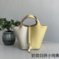 「#4434」 Hermes Milkshake White Chicken Gold Buckle Picotin Lock 18cm