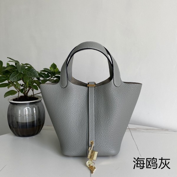 「#4449」 Hermès Seagull Grey Gold Buckle Picotin Lock 18cm