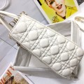 「#2250」 dior M0566 Whiter  32  x 25 x 11cm