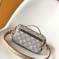 「#0202」Louis Vuitton   Pochette Métis East West  M12429  21.5 x 13.5 x 6.0