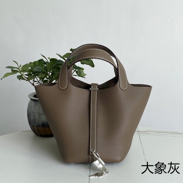 「#4452」 Hermès Elephant Grey Silver Buckle Picotin Lock 18cm