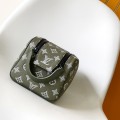 「#0216」Louis Vuitton  Dopp Kit   M12651    28.0 x 15.0 x 16.5