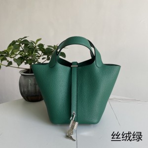 「#4458」 Hermes Velvet Green Silver Buckle 18cmPicotin Lock 18cm