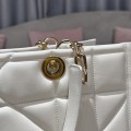 「#2261」 dior M8721OZVJ-M45U Milky white 36.5 x 28 x 17.5cm