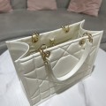 「#2261」 dior M8721OZVJ-M45U Milky white 36.5 x 28 x 17.5cm