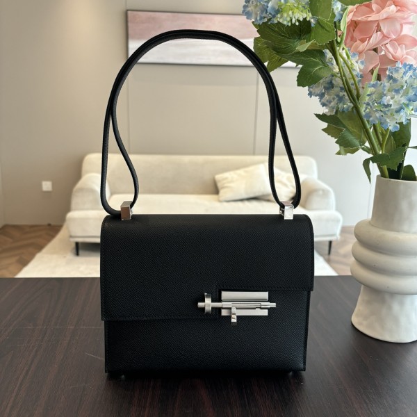 「#4531」 Hermes Pistol Bag Black Verrou Epsom Leather Stainless Steel Hardware Semi-Handmade Wax Thread Sewing 21cm