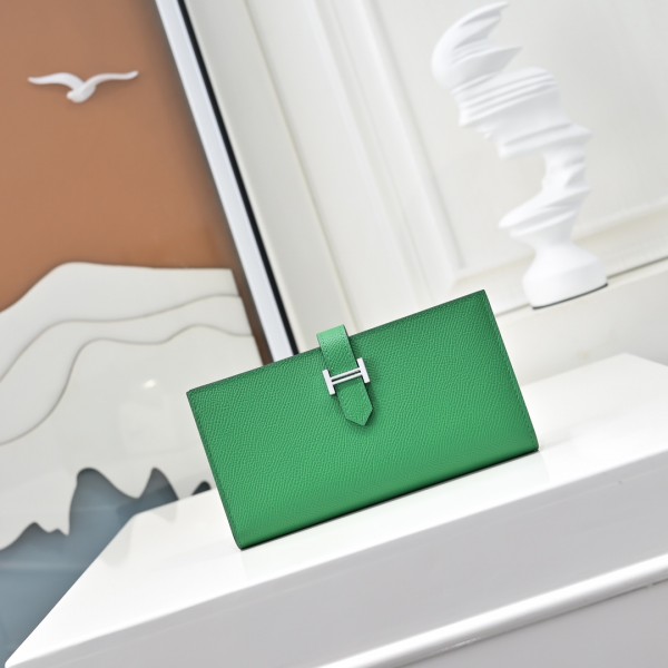 「#4539」 Hermès Bamboo Green Suit Clip Epsom Leather 17*9cm