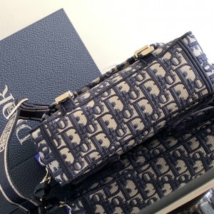 「#2029」dior   1241  Blue Trumpet  23x15x8cm