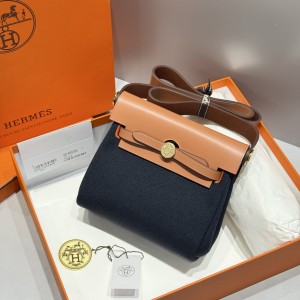 「#4584」 Hermès Midnight Blue Gold Buckle HB20H Viking Canvas and Hunter Leather Shoulder Bag 20cm