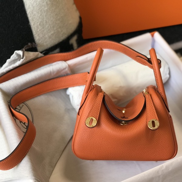 「#4065」 Hermès Flame Orange Mini Lindy Bag Gold Buckle 19.5x12.5 「#4065」 Hermès Flame Orange Mini Lindy Bag Gold Buckle 19.5x12.5
