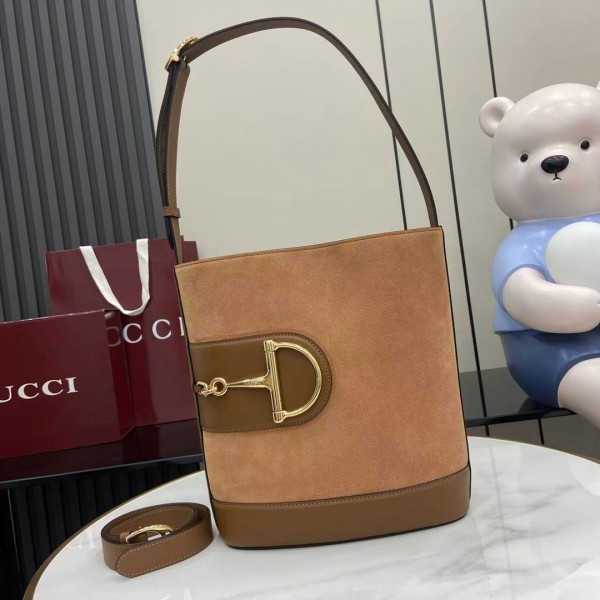 「#3029」GUCCI 73  833660 26x 27.5x 11.5