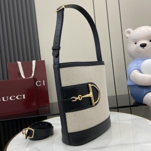 「#3035」GUCCI 73  833660 26x 27.5x 11.5