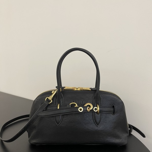 「#9007」 miumiu 30114B108 Sac à coque en cuir de vache Aventure 33×17×11cm 「#9007」 miumiu 30114B108 Sac à coque en cuir de vache Aventure 33×17×11cm