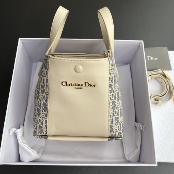 「#2045」dior  2860  Raffia  21×19×11cm