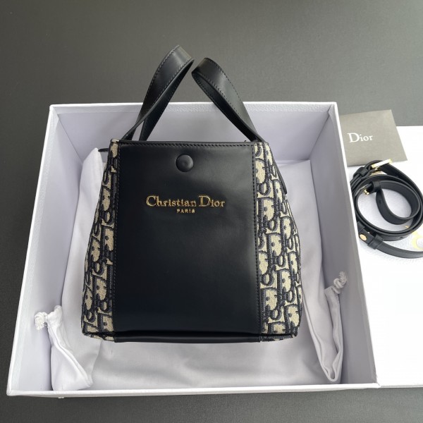 「#2046」dior  2860  blue  21×19×11cm