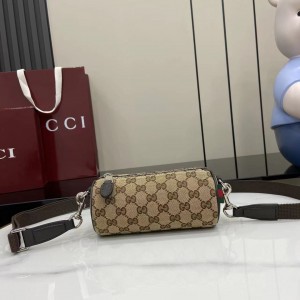 「#3274」GUCCI GG   834269 17.5x 8x 8