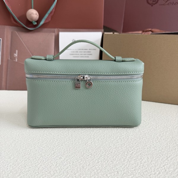 「#7068」Loro pian Extra Pocket L19 silver buckle - FAI8393 - 19x6.5x11cm - Artemisia leaf green 「#7068」Loro pian Extra Pocket L19 silver buckle - FAI8393 - 19x6.5x11cm - Artemisia leaf green