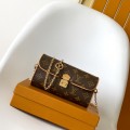 「#0266」Louis VuittonHide  Pochette Camille  M13566  11 x 6 x 20.5