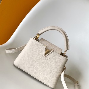 「#0273」Louis Vuitton Capucines M25087 21.0 x 13.6 x 8.0