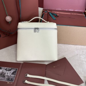 「#7110」Loro pian Extra Pocket L23.5 silver buckle - FAM6491 - 21✖️23.5✖️8cm - Ice cream yellow