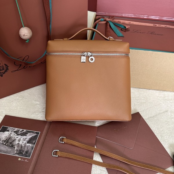 「#7113」Loro pian Extra Pocket L23.5 silver buckle - FAM6491 - 21✖️23.5✖️8cm - tobacco brown 「#7113」Loro pian Extra Pocket L23.5 silver buckle - FAM6491 - 21✖️23.5✖️8cm - tobacco brown