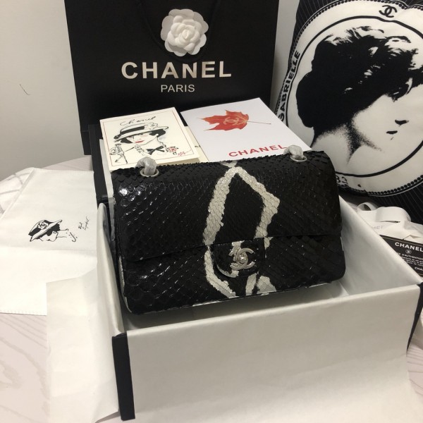 「#10104」Chanel South African python leather custom model with full deerskin lining 01112 25.5*7*16CM