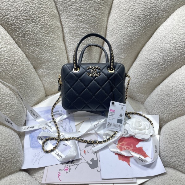 「#10121」Chanel leather chain diamond quilted bowling bag handbag AS5300 19*14*7cm