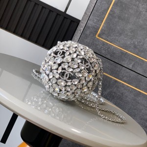 「#10127」Chanel White Diamond Ball Bag 13cm