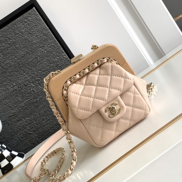 「#10129」Chanel small clutch wooden clip bag AS3053 12*12*7cm