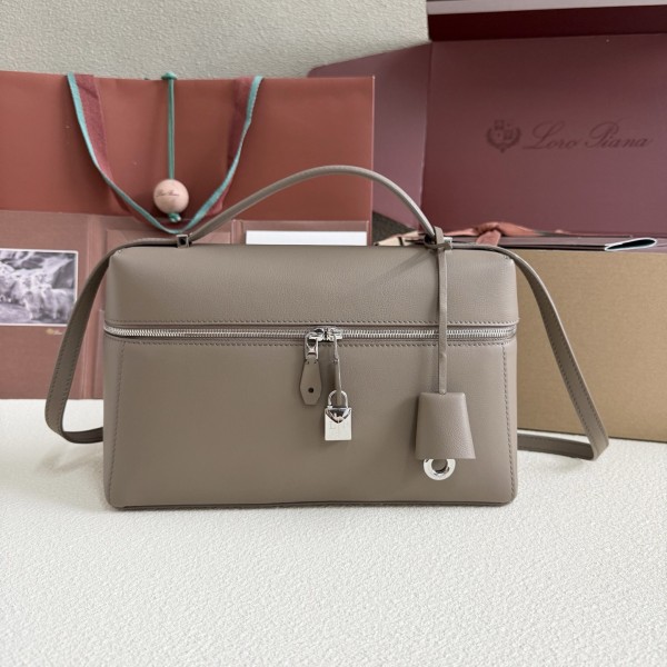 「#7138」Loro pian Extra bag L27 silver buckle - FAN4043 - 16cm*27 cm*10cm - warm beige