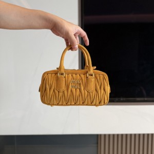 「#9042」 miumiu 5BB142-2  22×10.5×7.5cm