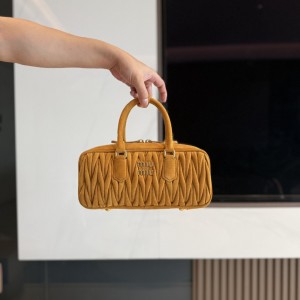 「#9044」 miumiu 5BB148-2  27×12×9cm 