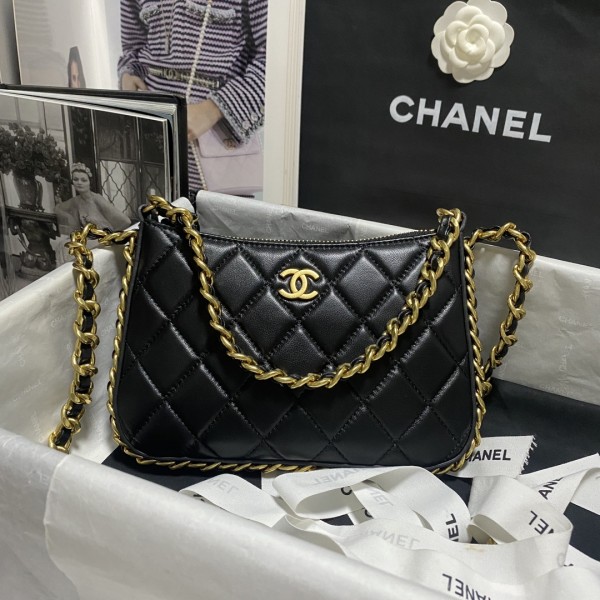 「#10194」Chanel 23C Moon Bag AS4067 21*14cm