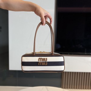 「#9067」 miumiu  5BB173  28*11.5*8cm