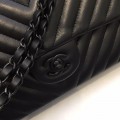 「#10229」Chanel black black button 2018 big V 25cm