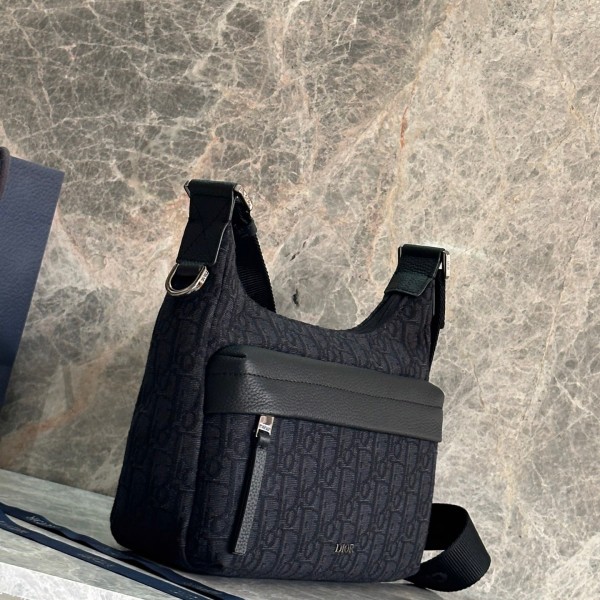 「#2069」 dior 380 black 25 x 22 x 9cm