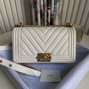 「#10233」Chanel White Ribbed Gold Buckle Hot Mom Bag 67085 20cm
