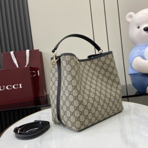 「#3672」GUCCI GG Emblem 815103 25x 25x 15.5