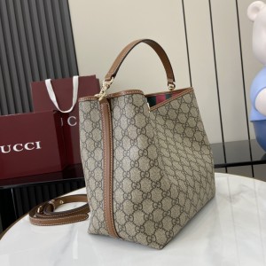 「#3673」GUCCI GG Emblem 815103 25x 25x 15.5
