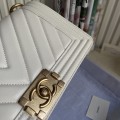 「#10238」Chanel White Ribbed Gold Buckle Hot Mom Bag 67086 25cm
