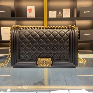 「#10242」Chanel Ribbed Gold Buckle Gold Chain Hot Mom Bag 67086 25cm