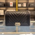 「#10243」Chanel ribbed glossy silver buckle and shiny silver chain hot mom bag 67086 25cm 「#10243」Chanel ribbed glossy silver buckle and shiny silver chain hot mom bag 67086 25cm