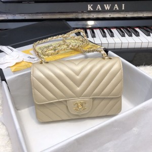 「#10256」Chanel 2018 Big V Beige Gold Chain Gold Buckle 20cm AS8500